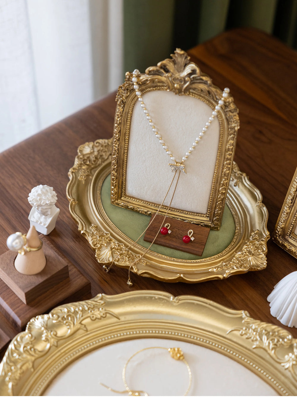 Schmuck Display – Vintage Samt – Halsketten Vitrine