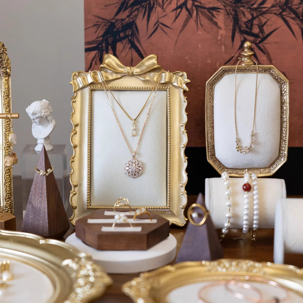 Schmuck Display – Vintage Samt – Halsketten Vitrine