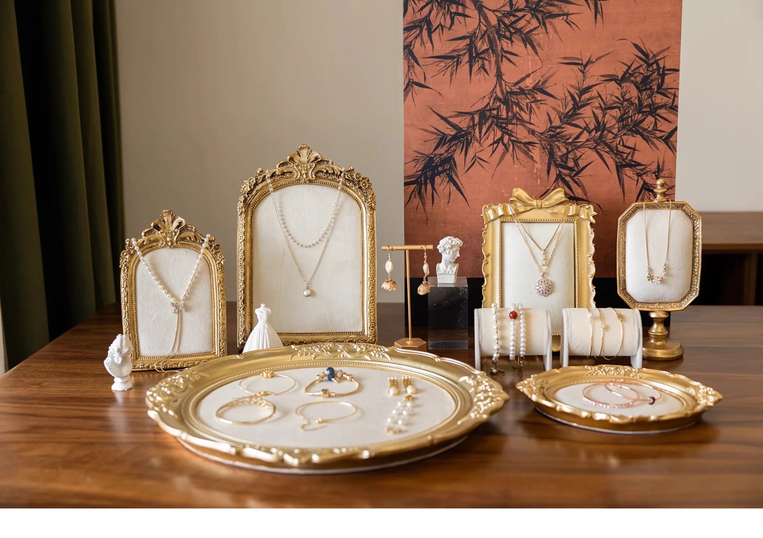 Schmuck Display – Vintage Samt – Halsketten Vitrine