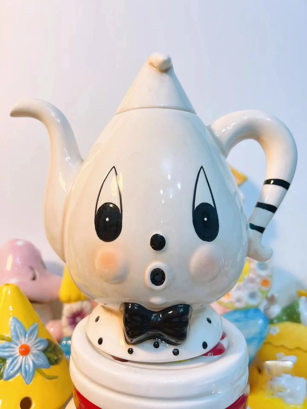 Bunte 3D-Relief-Keramikteller in mehrfarbigem Design für Küche