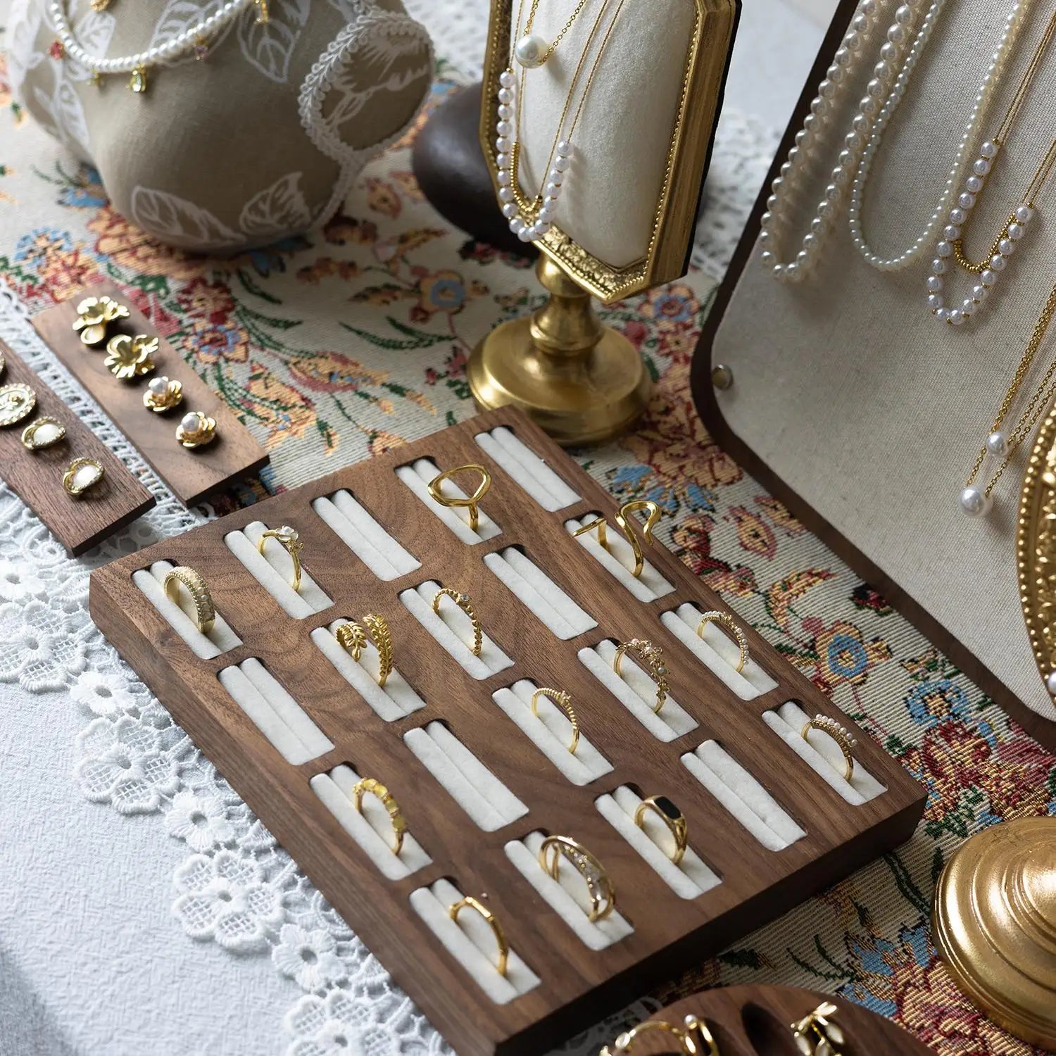 Holz Schmuckständer – Klassisches Portraitmodell