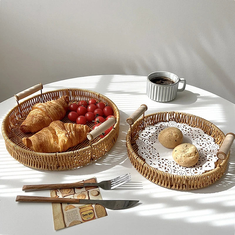 Runder Rattan Korb – Rustikales Design mit Holzgriff