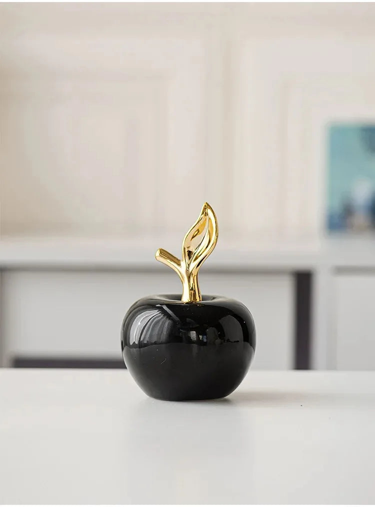 Modernes Keramik-Apfelskulptur in Weiss, ideal für stilvolle Wohnzimmer