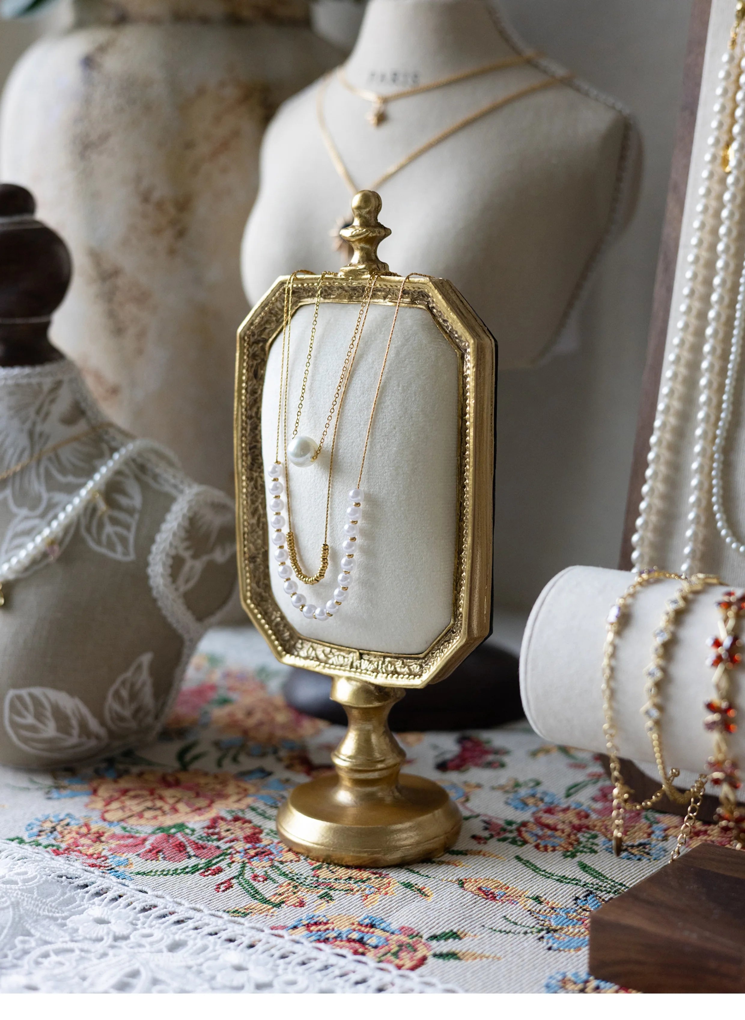 Holz Schmuckständer – Klassisches Portraitmodell