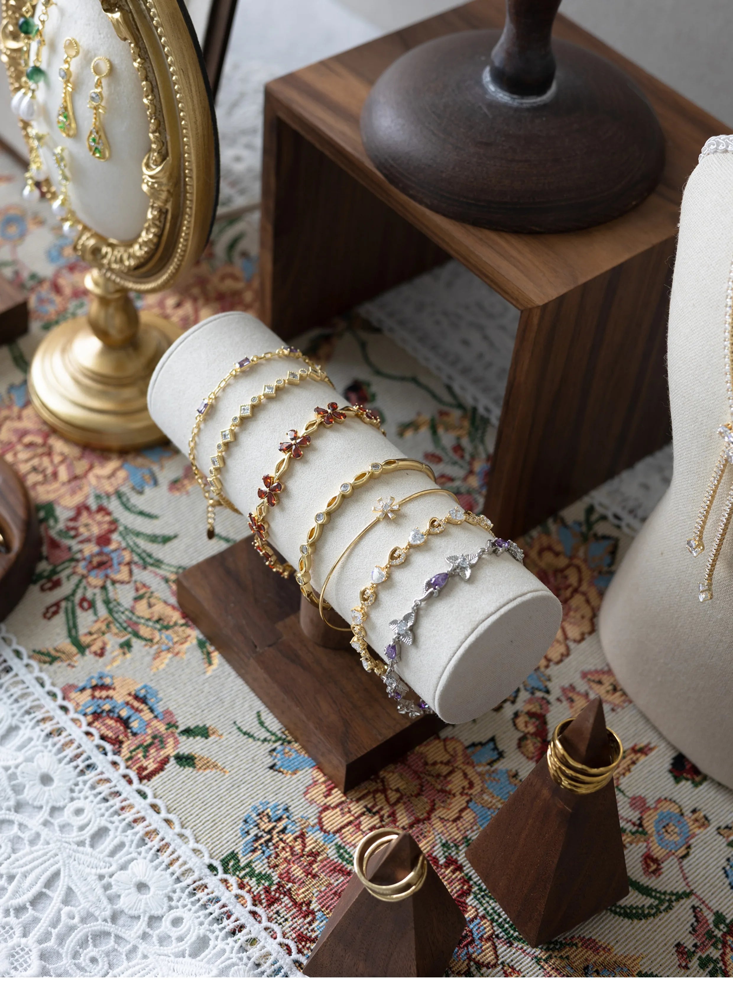 Holz Schmuckständer – Klassisches Portraitmodell