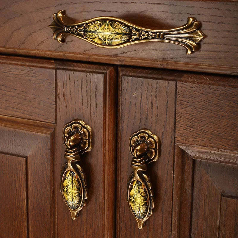Vintage Türgriffe – Retro Bronzedesign – Küchenschränke