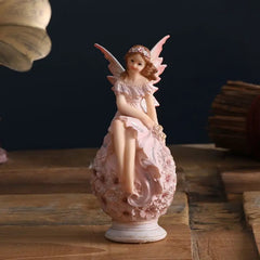 Engel-Figur – Moderne Kunst aus Harz für Zuhause