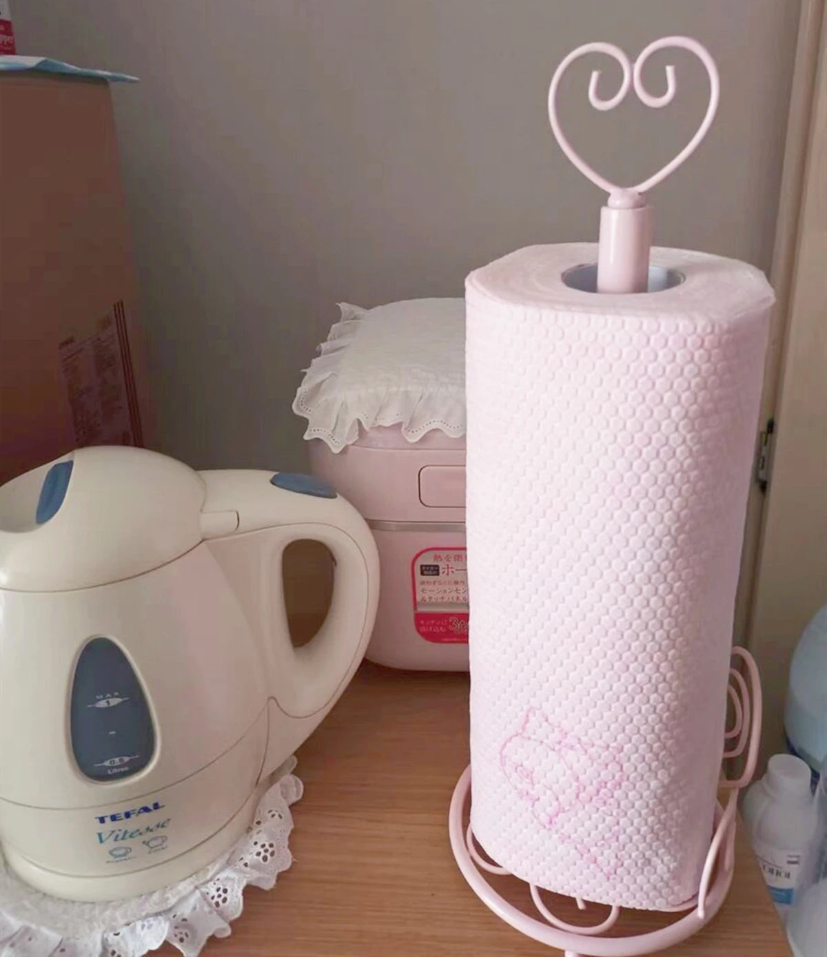 Küchenrollenhalter – Eisen Design – Pink & Weiss