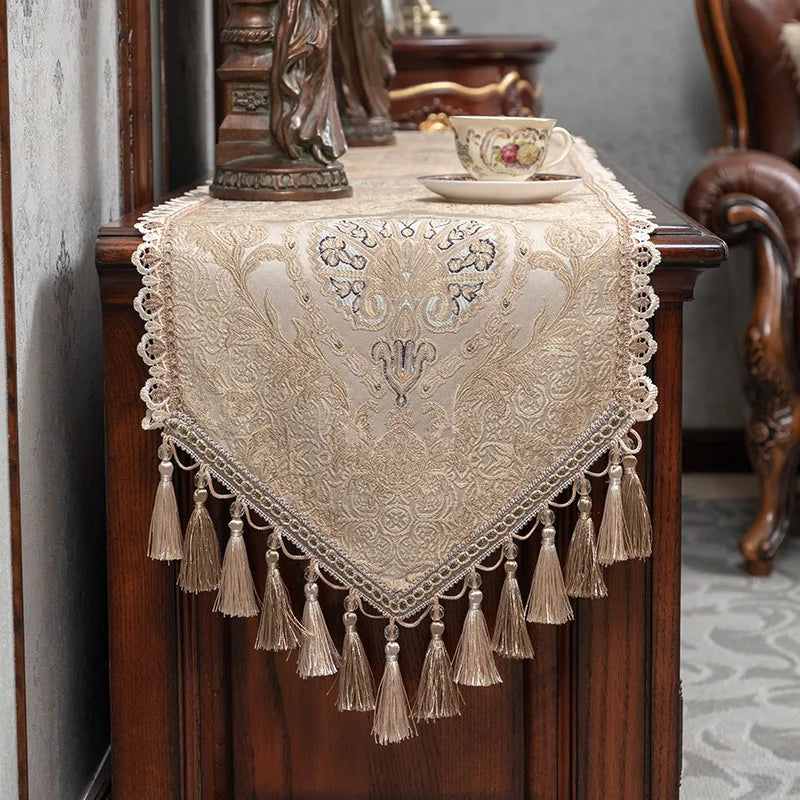 Luxus-Jacquard-Tischläufer – Europäischer Stil – Massanfertigung