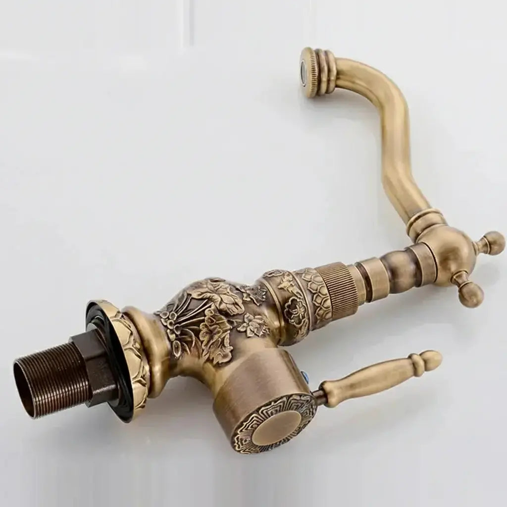 Luxus Waschtischarmatur – Antik Messing Design