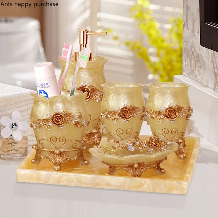 Modernes Bad Set aus Resin in 5-teiligem und 6-teiligem Design