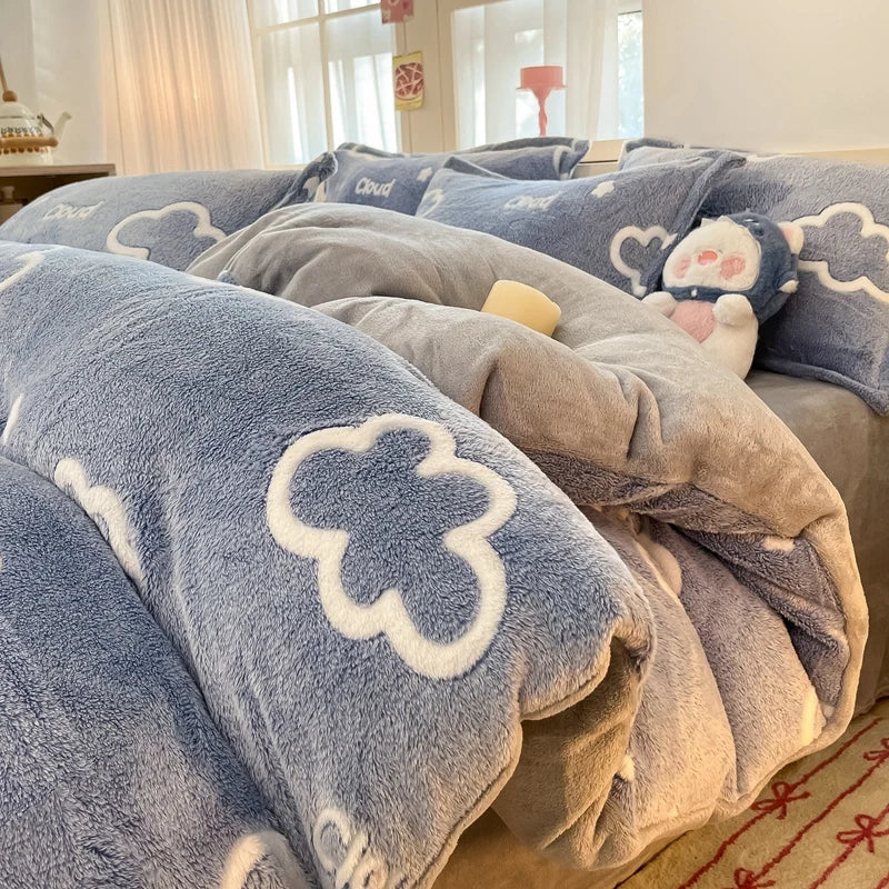 Reversible Milk Velvet Bettbezug – Sanfter Grüner Blüten