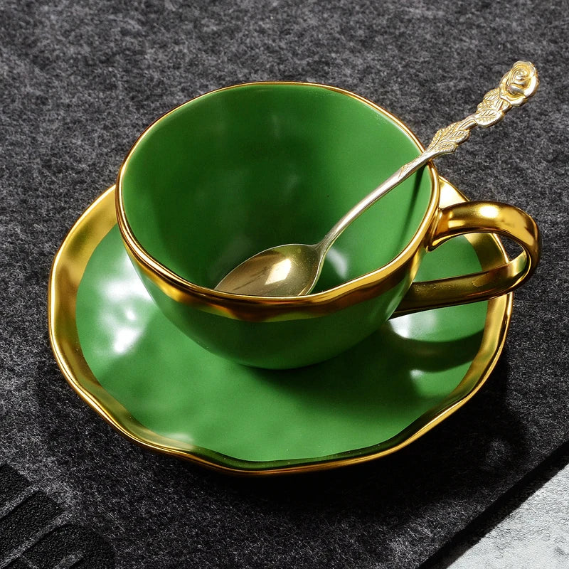 Europäisches Gold-Keramik-Kaffeeset – Elegantes Design 200ml