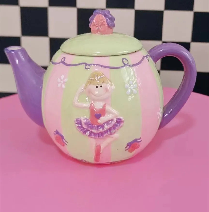 Handgezeichnete 3D-Relief-Keramik in mehrfarbiger Ausführung für den Esstisch