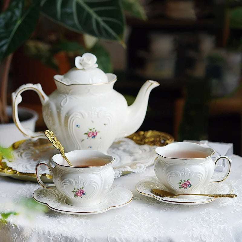 Vintage Teeset – Porzellan Blumen Design für Zuhause