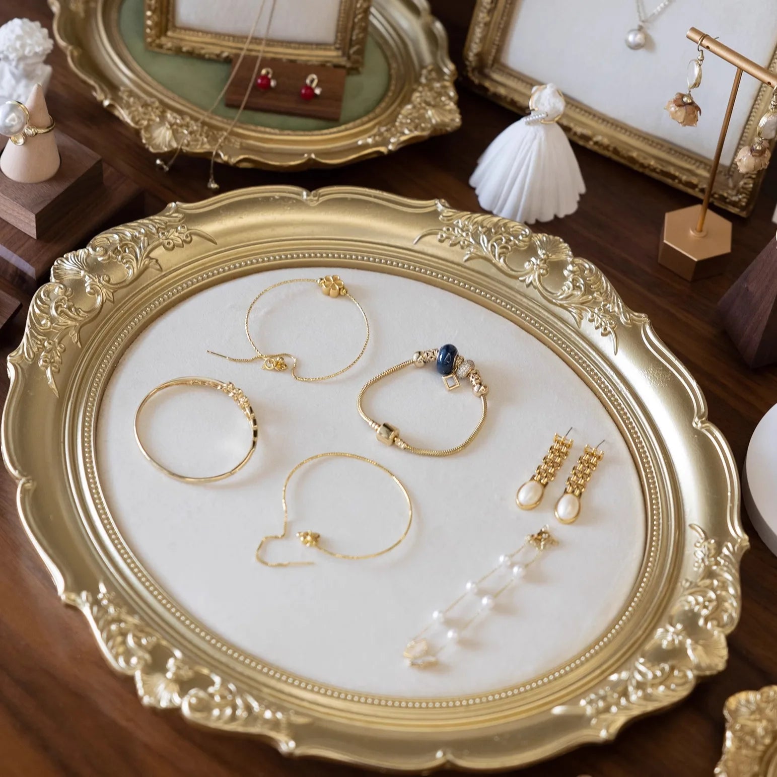 Schmuck Display – Vintage Samt – Halsketten Vitrine