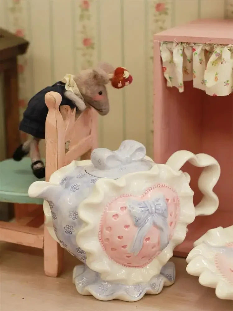 Keramik Vintage Teekanne – Rosa Liebe für die Küche