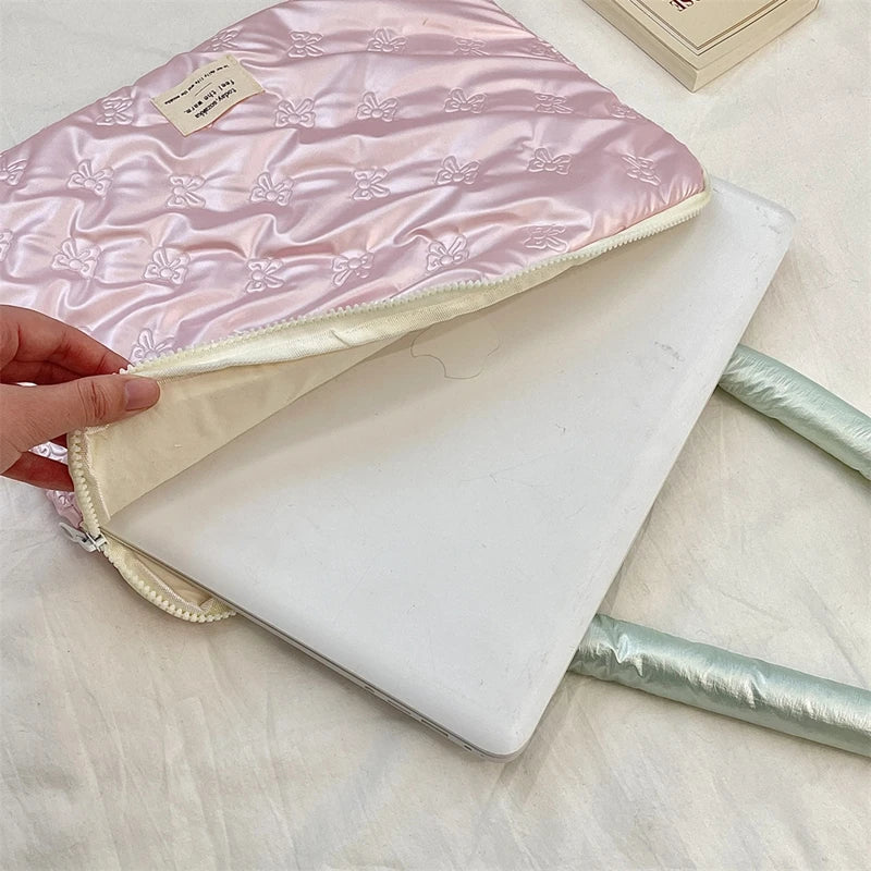 Silberne Canvas-Computertasche – Stilvolles Reise-Design