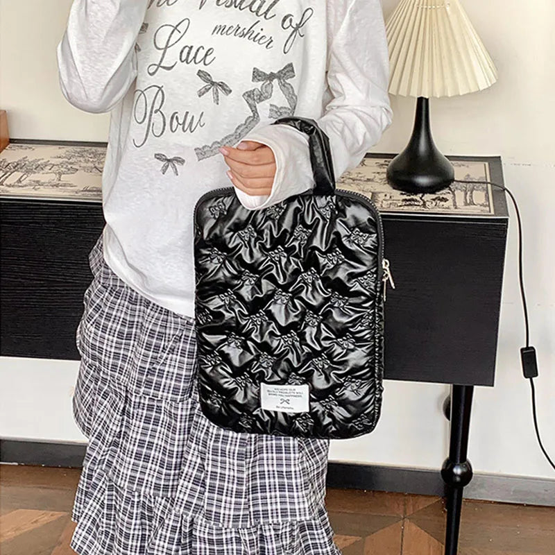 Silberne Canvas-Computertasche – Stilvolles Reise-Design