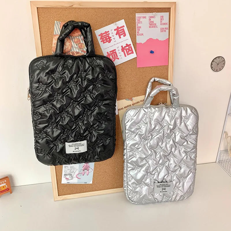 Silberne Canvas-Computertasche – Stilvolles Reise-Design