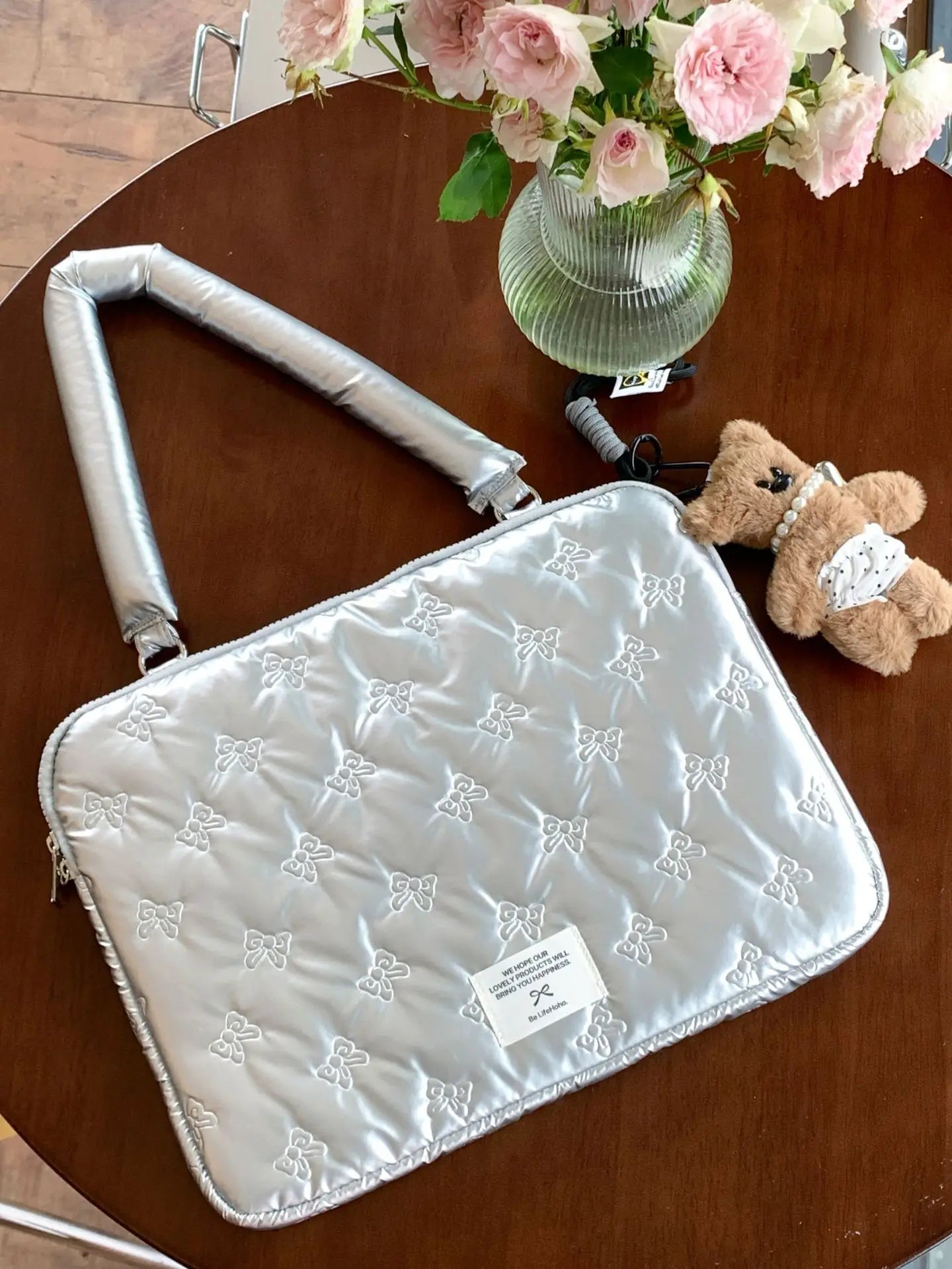 Silberne Canvas-Computertasche – Stilvolles Reise-Design