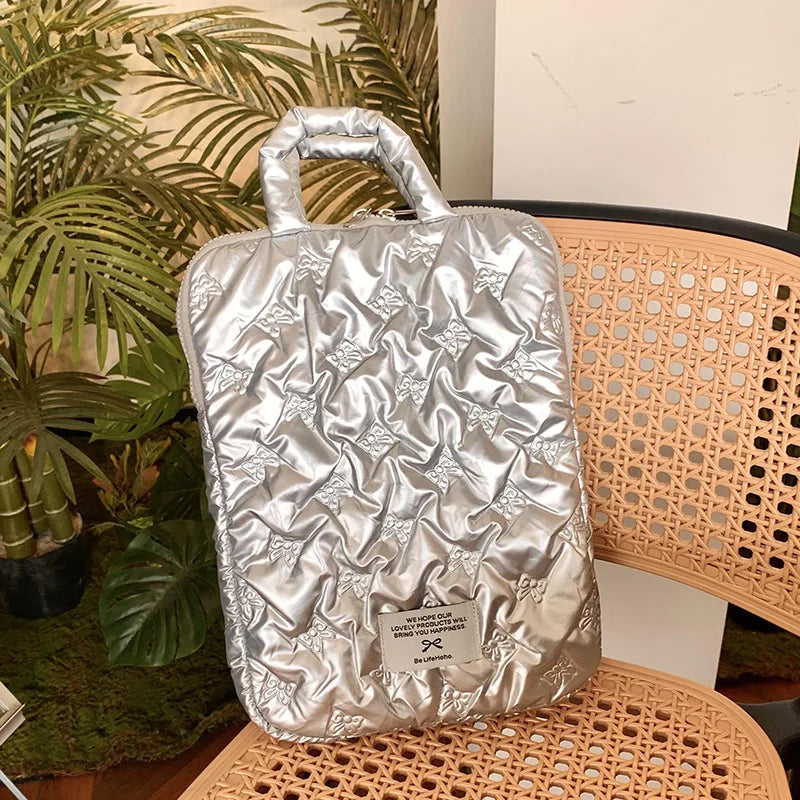 Silberne Canvas-Computertasche – Stilvolles Reise-Design