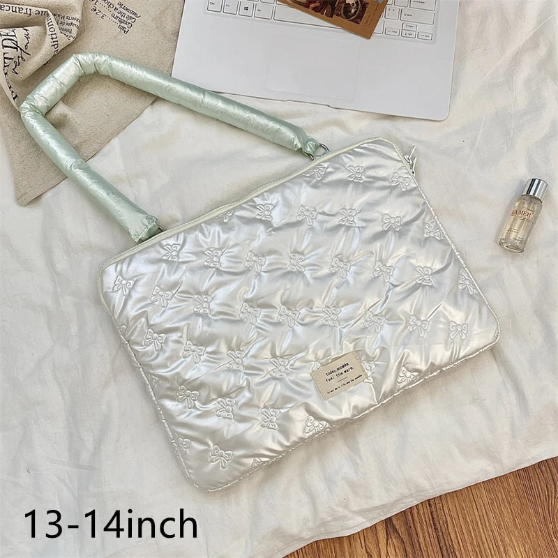 Silberne Canvas-Computertasche – Stilvolles Reise-Design