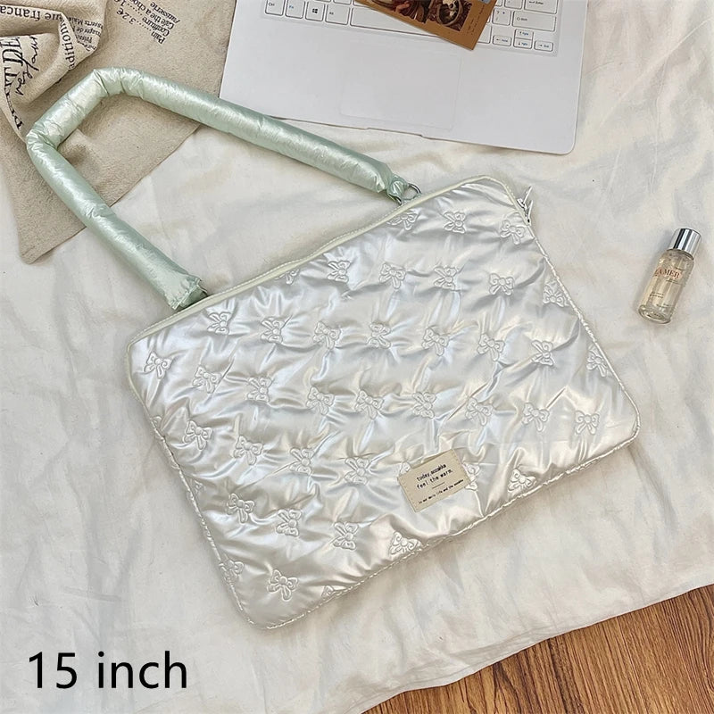 Silberne Canvas-Computertasche – Stilvolles Reise-Design