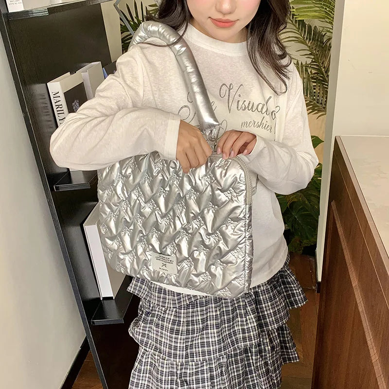 Silberne Canvas-Computertasche – Stilvolles Reise-Design