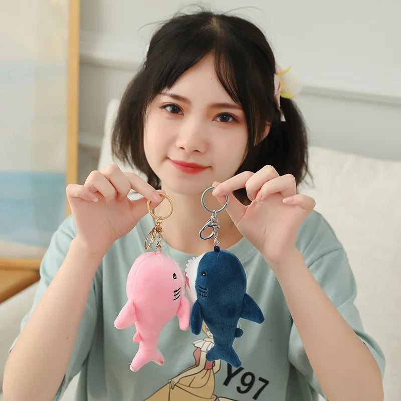 Simulierter Haifisch Plüsch in Regenbogen-Farben, ca. 140cm lang, aus weichem Material