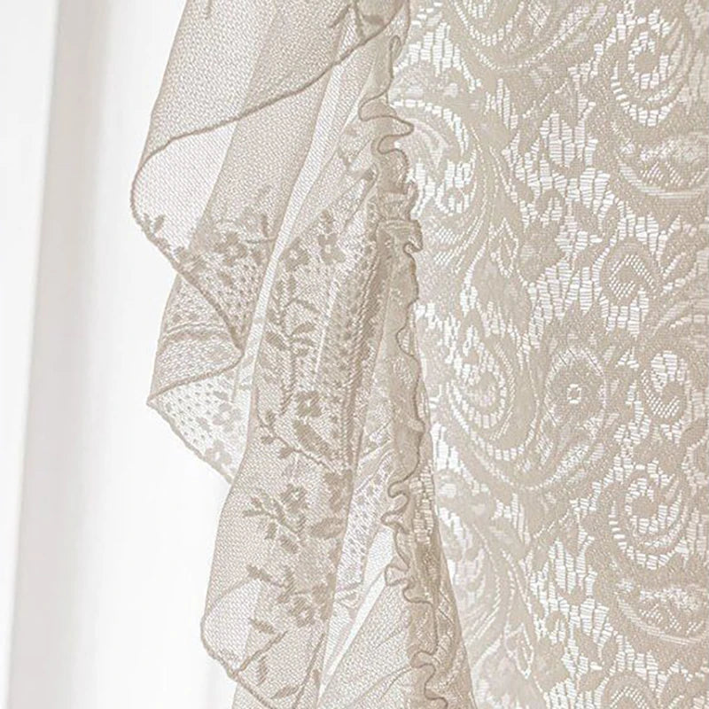 Weisse Voile-Vorhänge mit eleganter Spitze in Grössen 250x270 cm