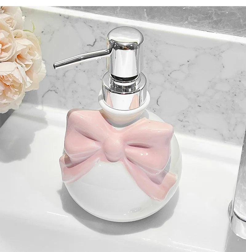 Spender im Bogen-Stil – Keramik-Design – Badezimmer