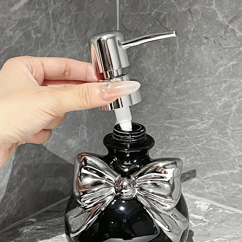 Spender im Bogen-Stil – Keramik-Design – Badezimmer