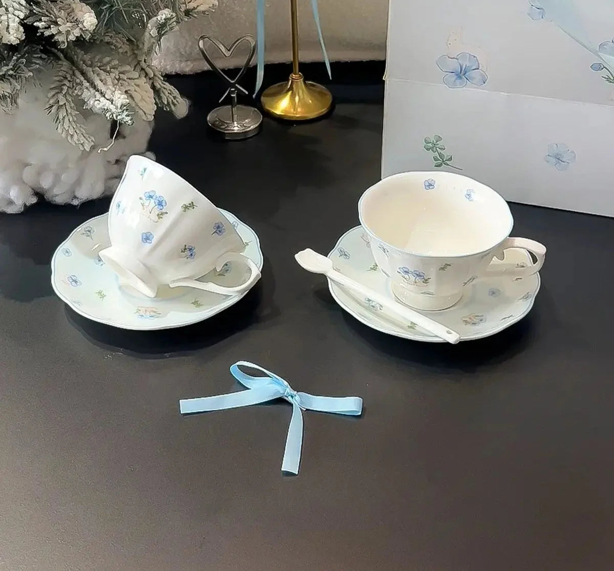 Tee-Set - Französisches Mädchen - Keramik für Nachmittagstee