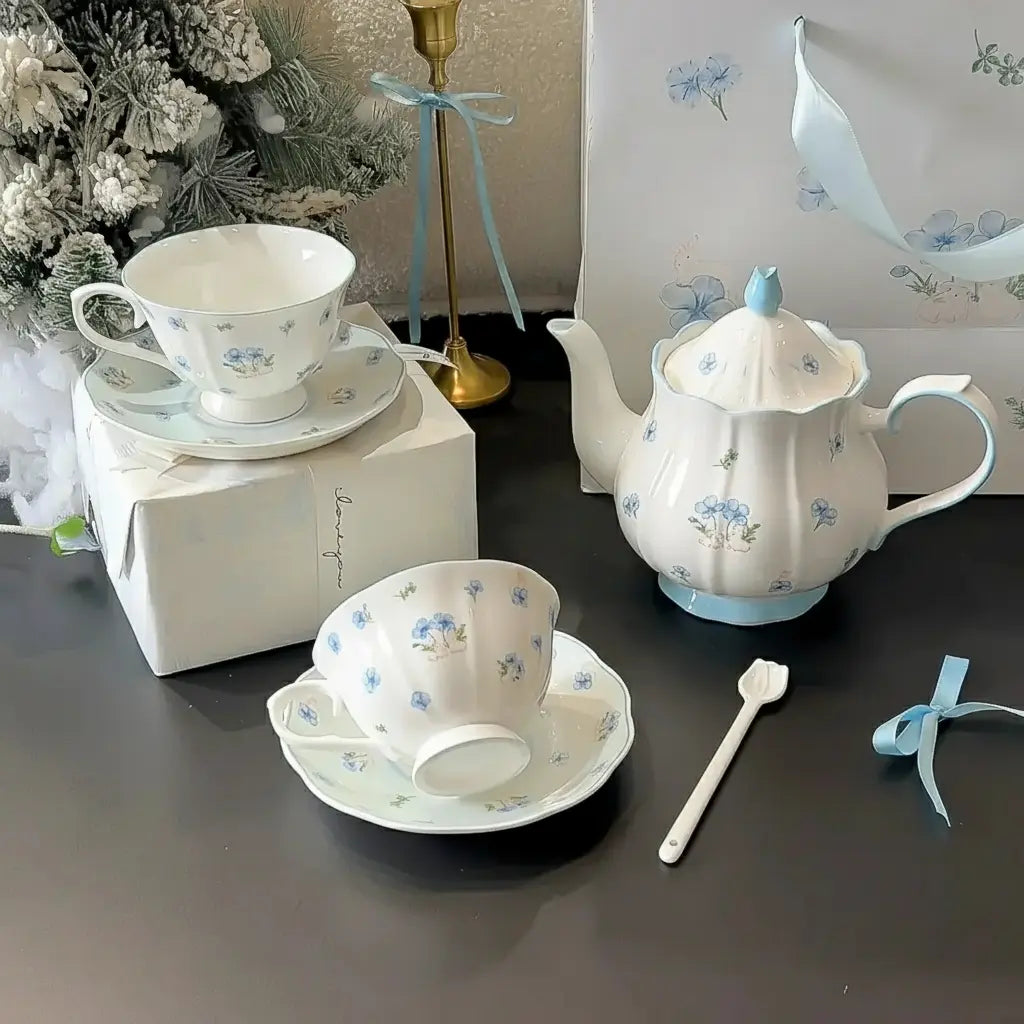 Tee-Set - Französisches Mädchen - Keramik für Nachmittagstee