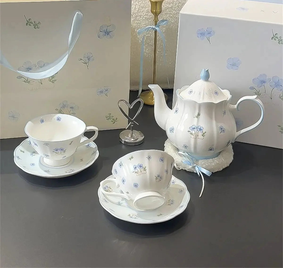 Tee-Set - Französisches Mädchen - Keramik für Nachmittagstee