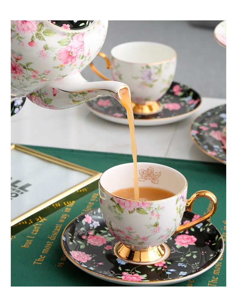 Teeset aus Bone China – Pastoralblume – Vielseitig