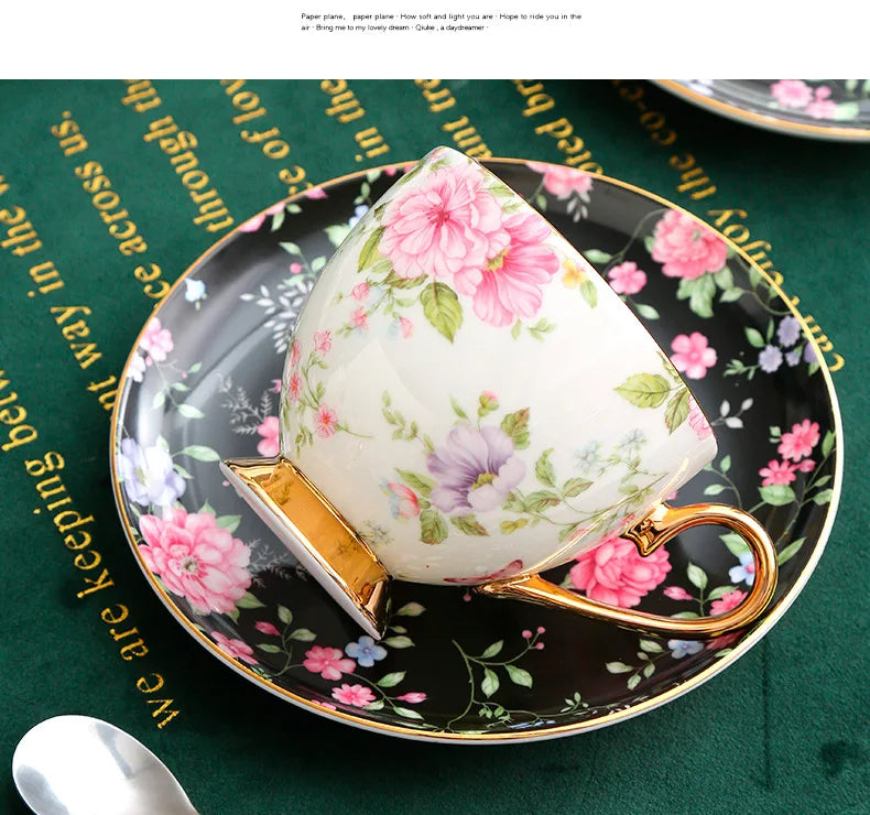 Teeset aus Bone China – Pastoralblume – Vielseitig