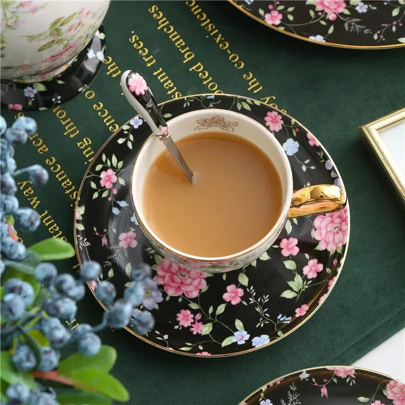 Teeset aus Bone China – Pastoralblume – Vielseitig