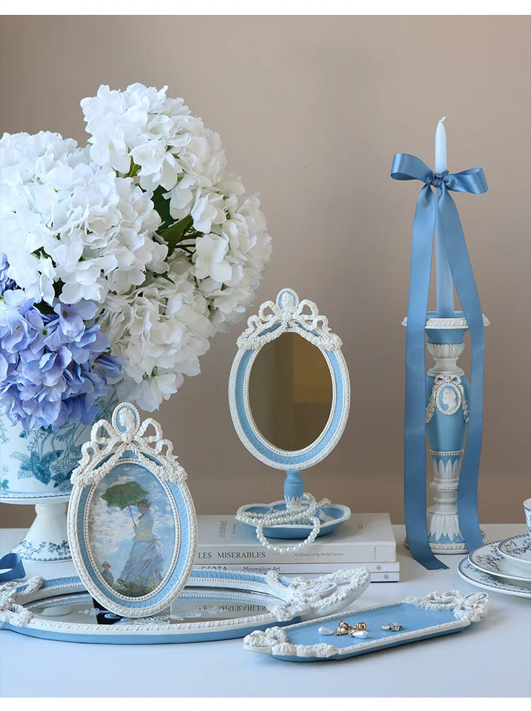 Weisser vintage French Harz-Bilderrahmen im Rokoko Stil, 6 Zoll