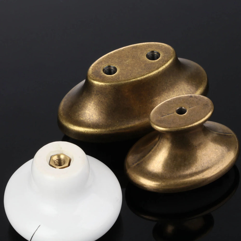 Vintage Keramik Möbelknöpfe – Blumenmuster für Schränke