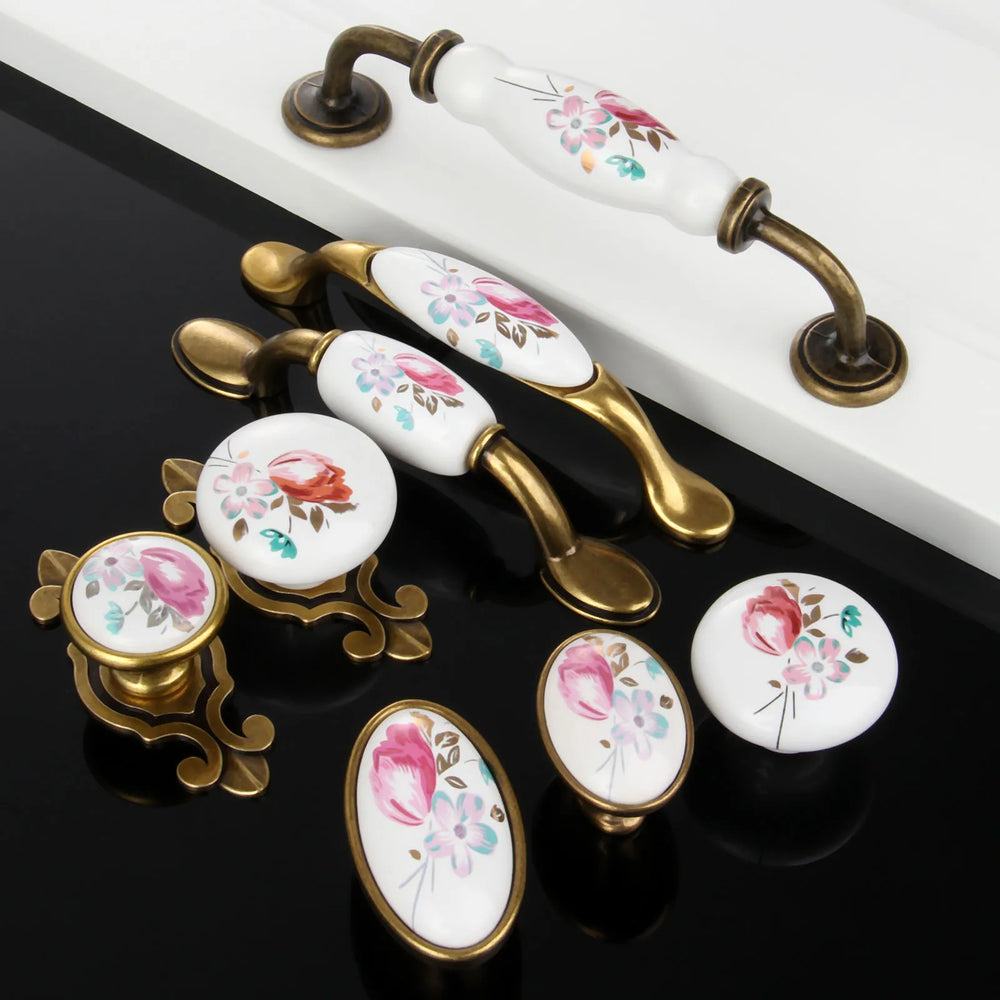 Vintage Keramik Möbelknöpfe – Blumenmuster für Schränke