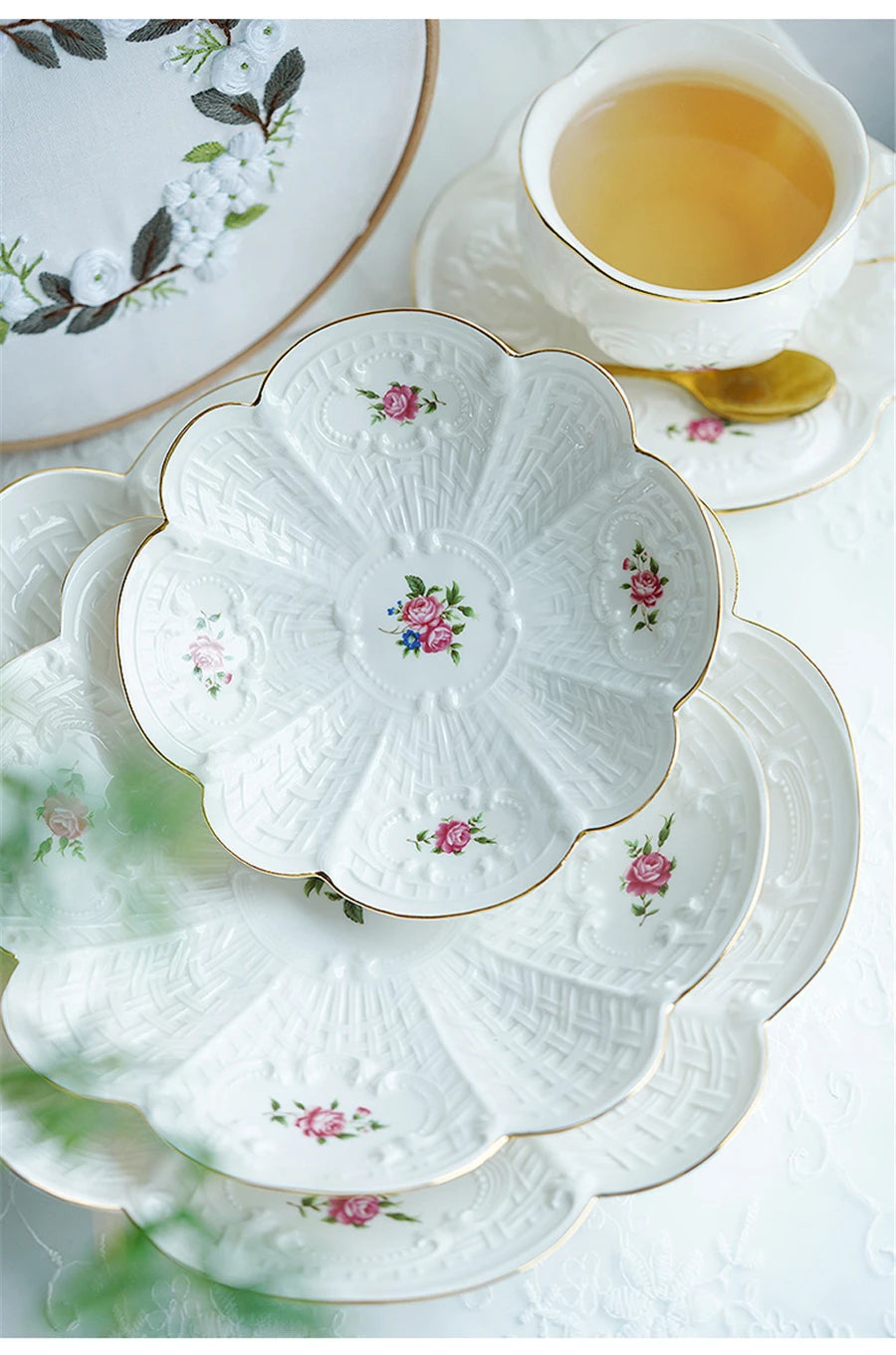 Vintage Teeset – Porzellan Blumen Design für Zuhause