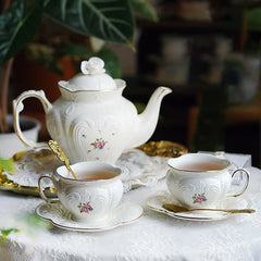 Vintage Teeset – Porzellan Blumen Design für Zuhause