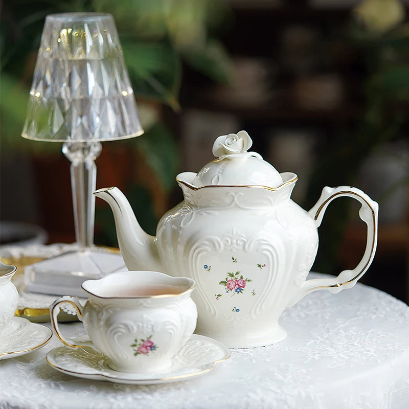 Vintage Teeset – Porzellan Blumen Design für Zuhause