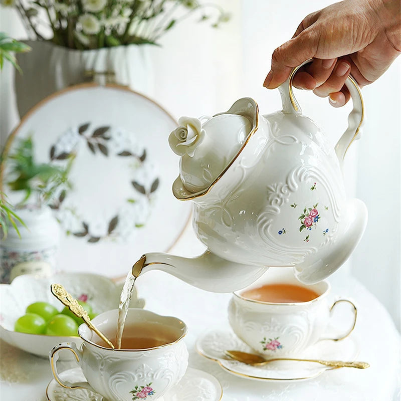 Vintage Teeset – Porzellan Blumen Design für Zuhause