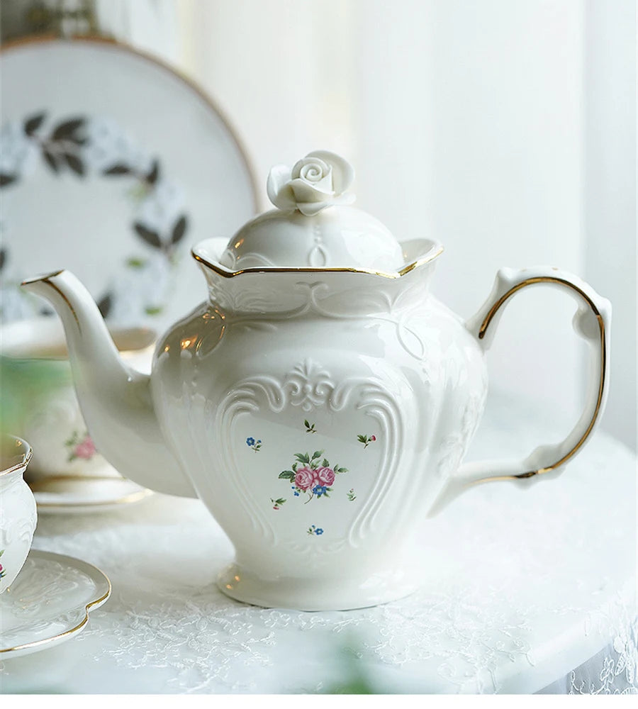 Vintage Teeset – Porzellan Blumen Design für Zuhause