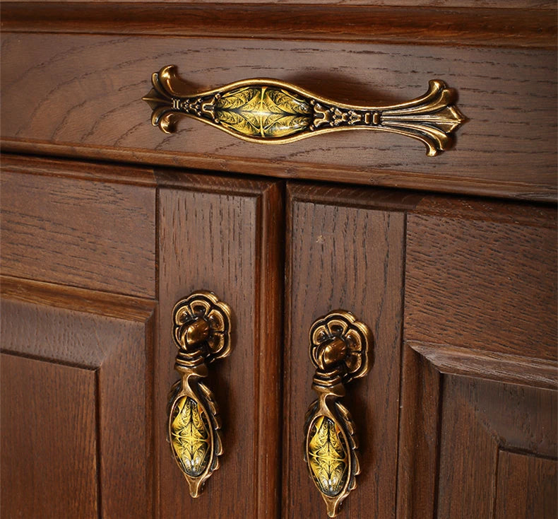 Vintage Türgriffe – Retro Bronzedesign – Küchenschränke