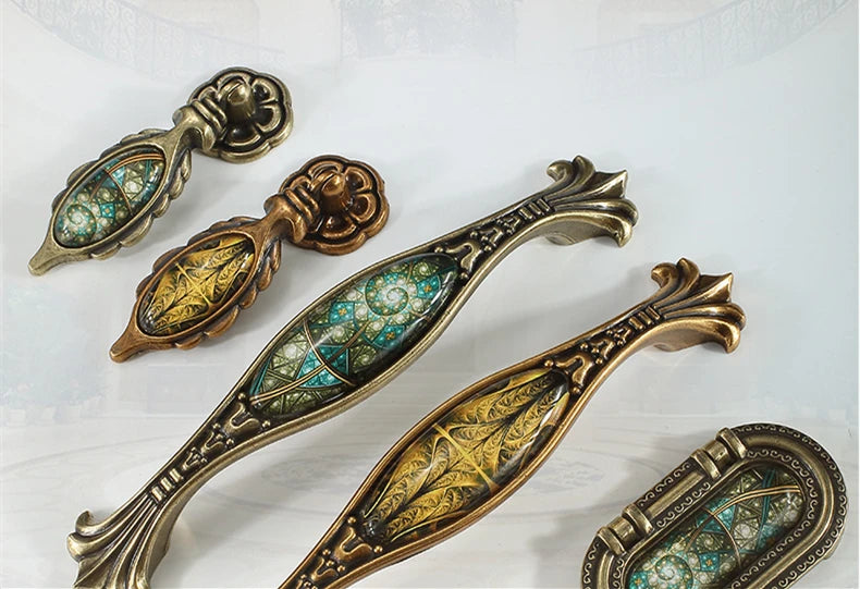 Vintage Türgriffe – Retro Bronzedesign – Küchenschränke