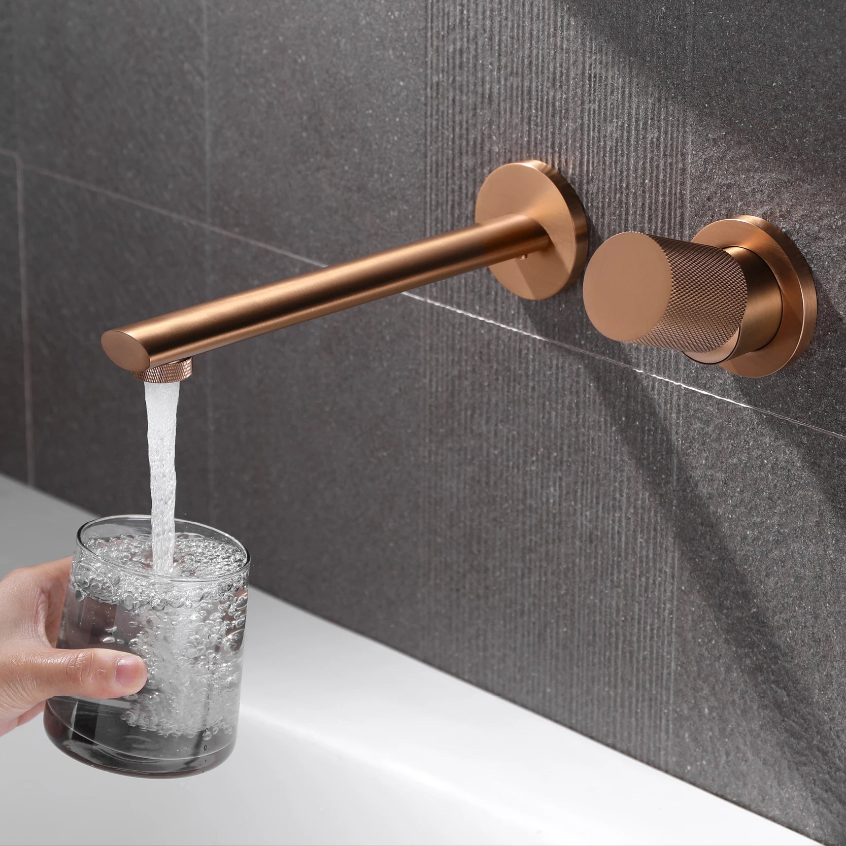 Wandarmatur – Messing Schwarz – Zeitgenössisch